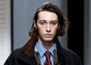 Na Tjednu mode u Parizu, nijanse normcora iz Auralee, The Row i Lemaire.