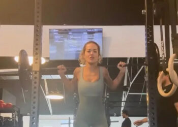 Rita Ora prozvala se ‘Kraljicom teretane’ dok dokumentira svoje naporno vježbanje