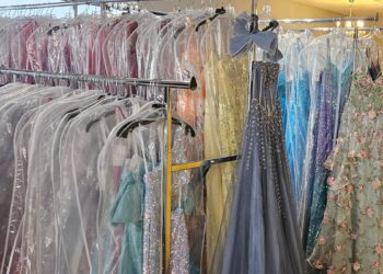 Pogledajte koja je maturalna moda aktualna ove sezone