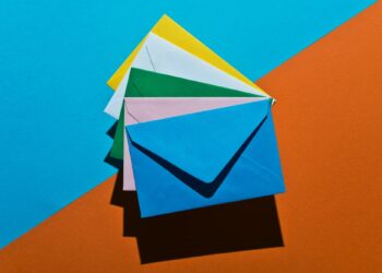 Kako održati kontakt s prijateljima i obitelji dok ste kod kuće