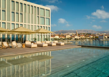 Iskusite vrhunski Split, Hrvatska u hotelu Ambasador, gdje se susreću povijesna elegancija, obalni mir i moderni luksuz.