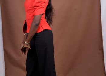 Vlada treba unaprijediti financiranje i opskrbu električnom energijom za unapređenje modne industrije – kreativni direktor Kiitand Brands. Oni se za svoj trening plaćaju putem interneta.