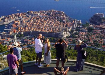 Hrvatski turizam mogao bi biti pogođen povećanjem cijena, ističe Vujčić iz ECB-a