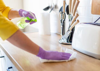 Kako se zaštititi kada brinete za nekoga tko ima COVID-19?