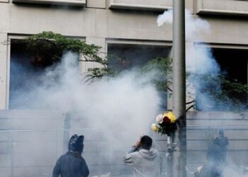 Suzavac na prosvjedima: Kako se zaštititi i što učiniti ako dođete u kontakt s njim