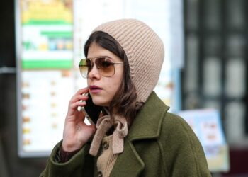 Kako stilizirati pokrivače: modni trendovi zime 2025.