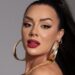 Juliana Salimeni pokazuje dvodijelnu opremu za vježbanje u Gym Paradiseu