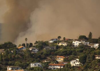Poznate ličnosti evakuiraju Brentwood dok govorimo