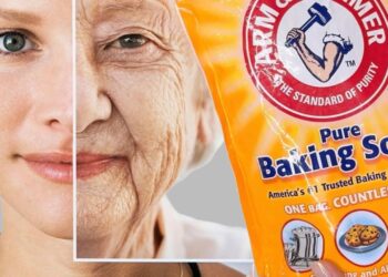 Soda bikarbona briše sve bore na licu! Njega kože protiv starenja! Gornji recepti