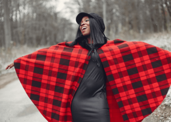 Moderna kapa 2025 – Kako je nositi i koji su modeli trenutno najpopularniji