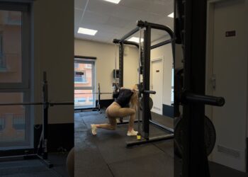 Smith stroj podijelio čučnjeve