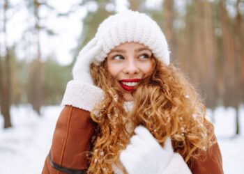 Zimski problemi s kosom? Otkrijte ove stručne savjete za očuvanje vaše kose bujnom.