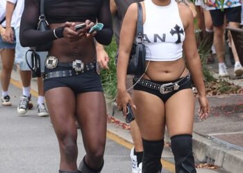 Laneway festival donosi modni trend dok Brisbane i Sydney ug hosts Charli XCX