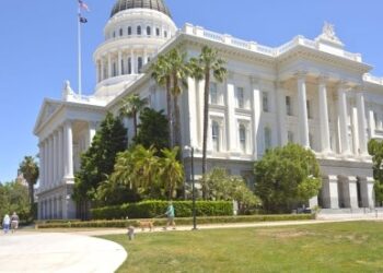 Kalifornija donosi novi zakon o odgovornosti u modnoj industriji za zaštitu okoliša