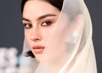 Grammys 2025: 8 Upadljivih trendova frizura i šminke koje želite odmah isprobati