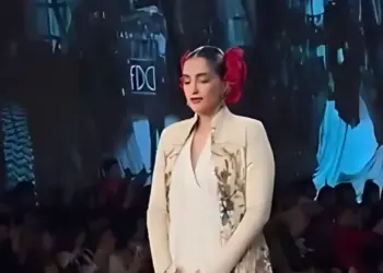 Sonam Kapoor na Blenders Pride Fashion Tour 2025 odaje počast Rohitu Balu