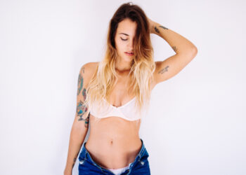 6 načina za uživanje u masturbaciji bez dodirivanja genitalija – i zašto biste to mogli poželjeti, prema seksualnom odgajatelju