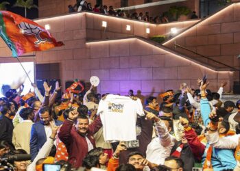 Delhijski CM zaklinje se u: industrijaliste, Babas, CMS među 30.000 gostiju | Pojedinosti | Indijske vijesti