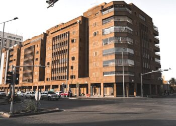 Veljača putničke industrije: Razvoj turizma u Hrvatskoj, Saudijskoj Arabiji, Omanu, UAE, Velikoj Britaniji i SAD-u te ključne informacije o avioprijevoznicima, krstarenjima i hotelskom sektoru.