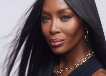 Naomi Campbell blista u modnim i beauty kampanjama.