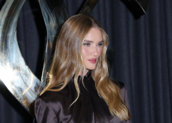 Tekući valovi: Ultra-femininski trend frizura koji morate poznati