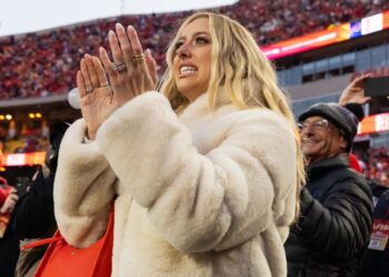 Brittany Mahomes dijeli simpatičan selfie s bebom tijekom vježbanja