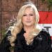 Trajna privlačnost Bombshell stila Jennifer Coolidge
