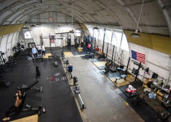 Upoznajte se s treninzima u preuređenom hangaru zrakoplova iz Drugog svjetskog rata u Chattanoogi