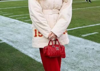 Brittany Mahomes prikazuje svoje tijelo nakon poroda dok dva mjeseca redovito vježba nakon što je dočekala treće dijete