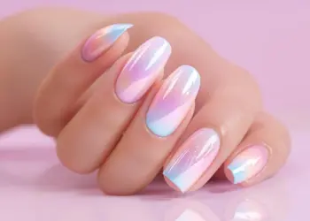 Isprobao sam 7 tehnika pastelnih noktiju (kromirani završetak promijenio je moj proljetni izgled)