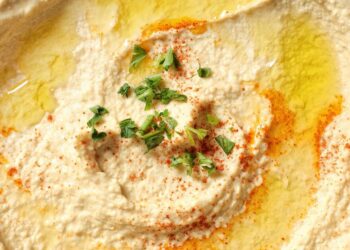 Hummus recept Jamieja Olivera za “sjajan zalogaj” – 5 sastojaka