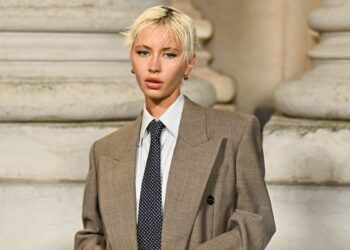 Iris Zakon je u teretani nosio samo cvjetove – i to ozbiljno shvaćamo