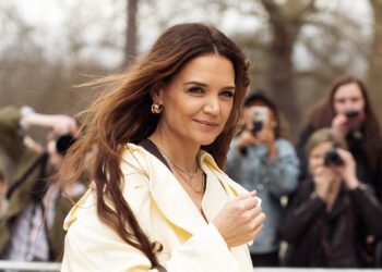 Katie Holmes prekršila je ovo pravilo modne etike – i potpuno ga je iznijela.