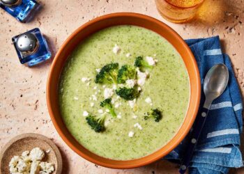 15+ recepata za vegetarijanske juhe u proljeće