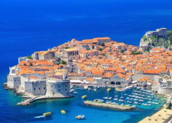 Hrvatska dočekuje britanske turiste s novim letovima za Manchester i zapanjujućim obalnim destinacijama