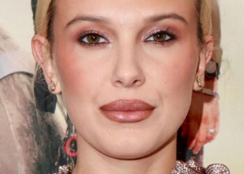 Millie Bobby Brown uživa u treningu u bikiniju i visokim potpeticama