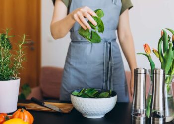 Je li sirovi špinat u AM-u zdraviji za vas?