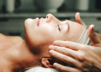 Kako postići blistavu ljepotu 2025. godine prema savjetima stručnjaka