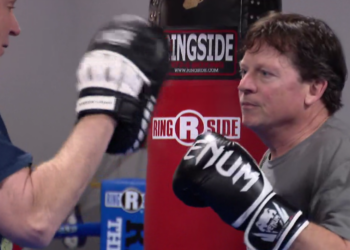 Boks teretana u predgrađu Chicaga fokusira se na pomoć ljudima u borbi protiv ovisnosti kroz treninge