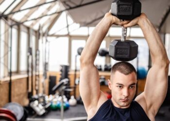 Razvijte svoje Delts i oružje s ovom znanstveno potkrijepljenom vježbom