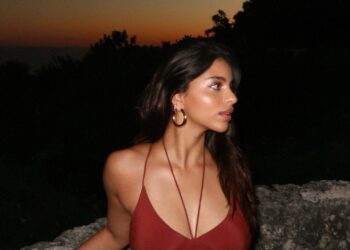 Razgledavanje podebljanih stilova: Otkrijte tropski odmor Suhana Khana