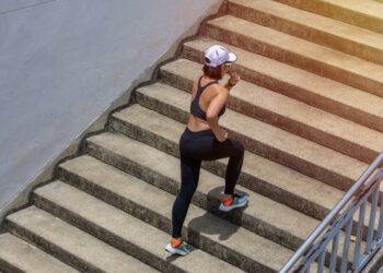 Pokrenite trkačku stazu! Penjanje stubišta je odličan trik za sagorijevanje masnoća.