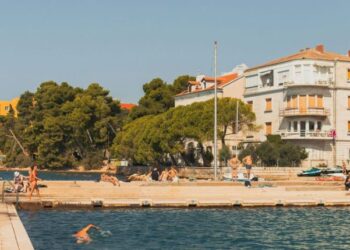 Austrijski turist zapanjen cijenama u Hrvatskoj, ne može shvatiti kako mještani preživljavaju.