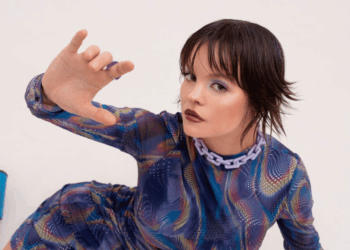 Stvari iz 2010-ih koje svi nose 2025. – trendovi su se vratili