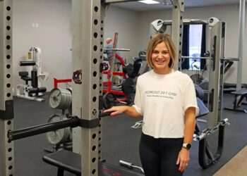 Obnova vlasnika poslodavca prilikom renovacije Kenyon teretane, s planom za proširenje članstva