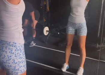 Carrie Bickmore prikazuje svoju nevjerojatnu figuru u tijesnoj aktivnoj odjeći tijekom treninga za svoju “sljedeću avanturu”