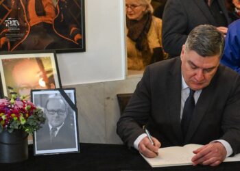 Predsjednik Milanović sudjeluje na komemoraciji za maestra Alfu Kabilja u kazalištu Komedija