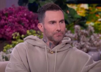 ‘Glas’ nova kosa Adama Levinea opisana je kao ‘jeziva’