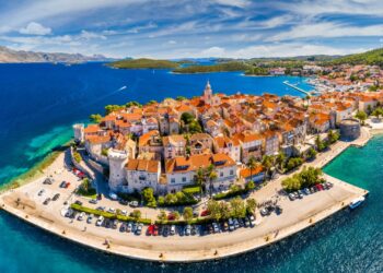 Europska sunčana destinacija koju su A-listeri obožavali za 2,50 eura, povijesna čuda, plesovi mačeva i Ryanair letovi od 14,99 eura