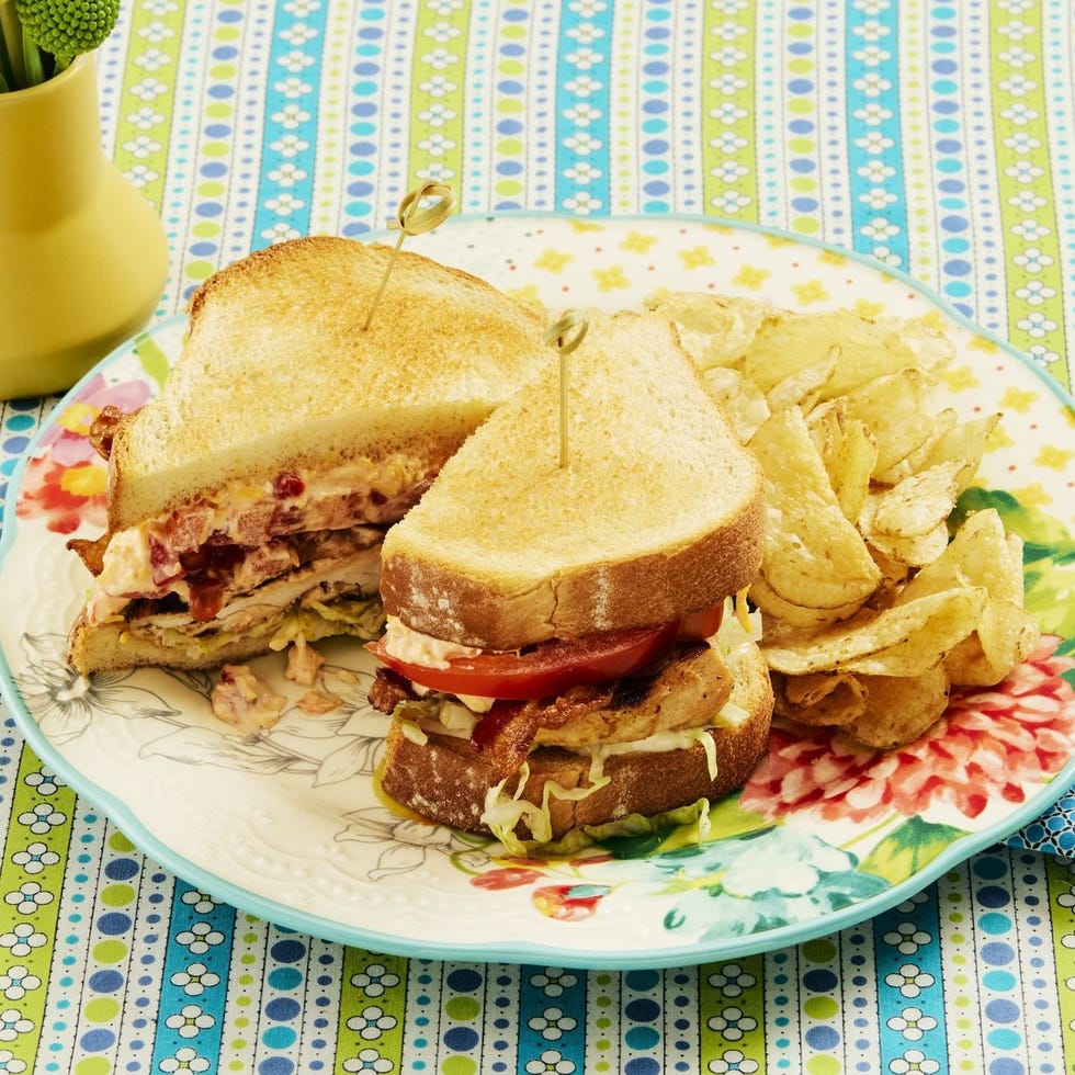 Pileća BLT s pimento sirom